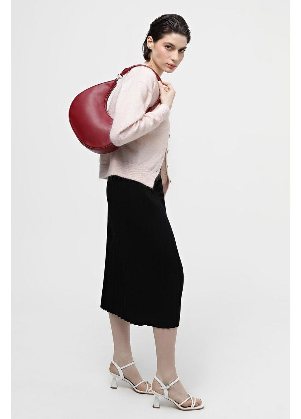 Кремовый зимний кардиган Sewel