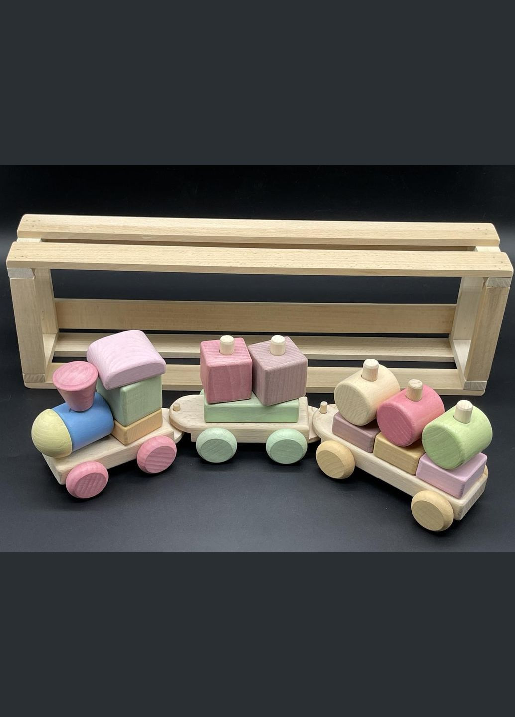 Детская деревянная игрушка "Поезд" разноцветный (паровозик и два вагона) в упаковке HM furnitura (330607603)