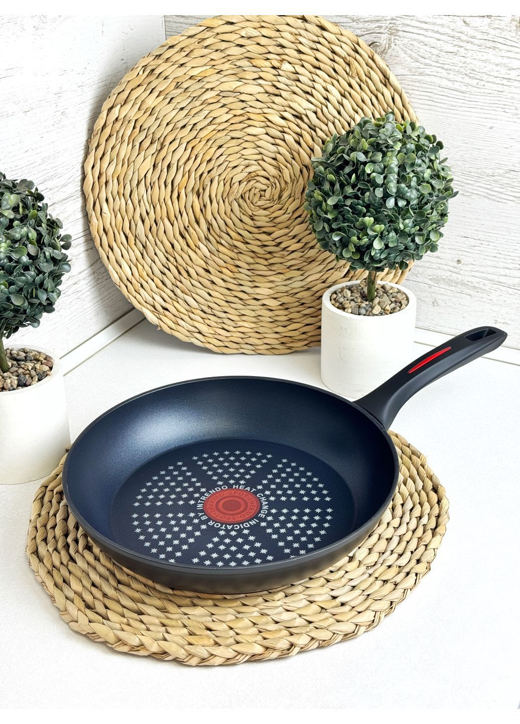 Сковорода 26 см Black Space IN0026BS Intrendo (366153346)