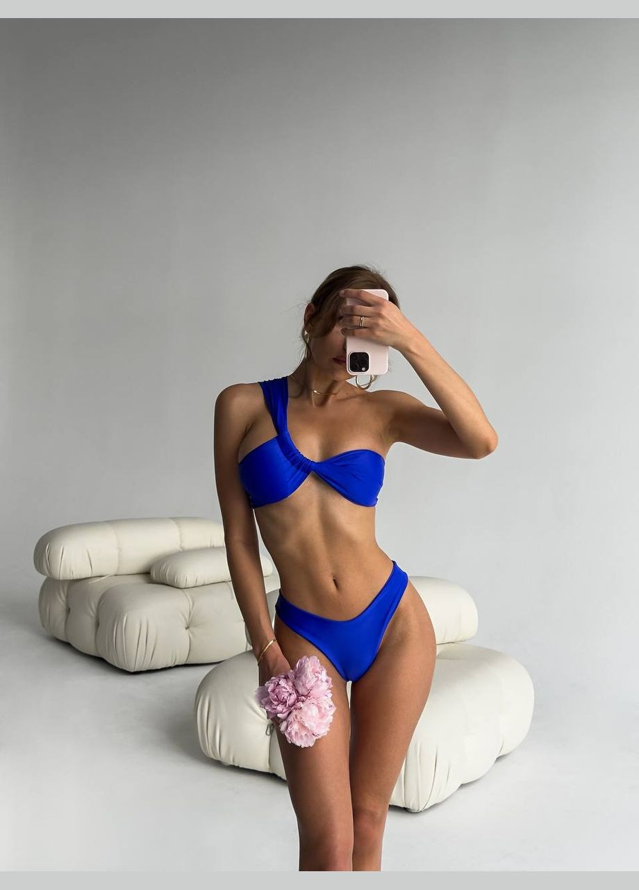 Синій літній яскравий стильний купальник на одне плече роздільний Vakko