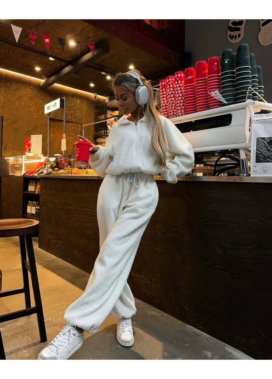 Жіночий теплий костюм з м’якого текстильного полотна No Brand (372853419)