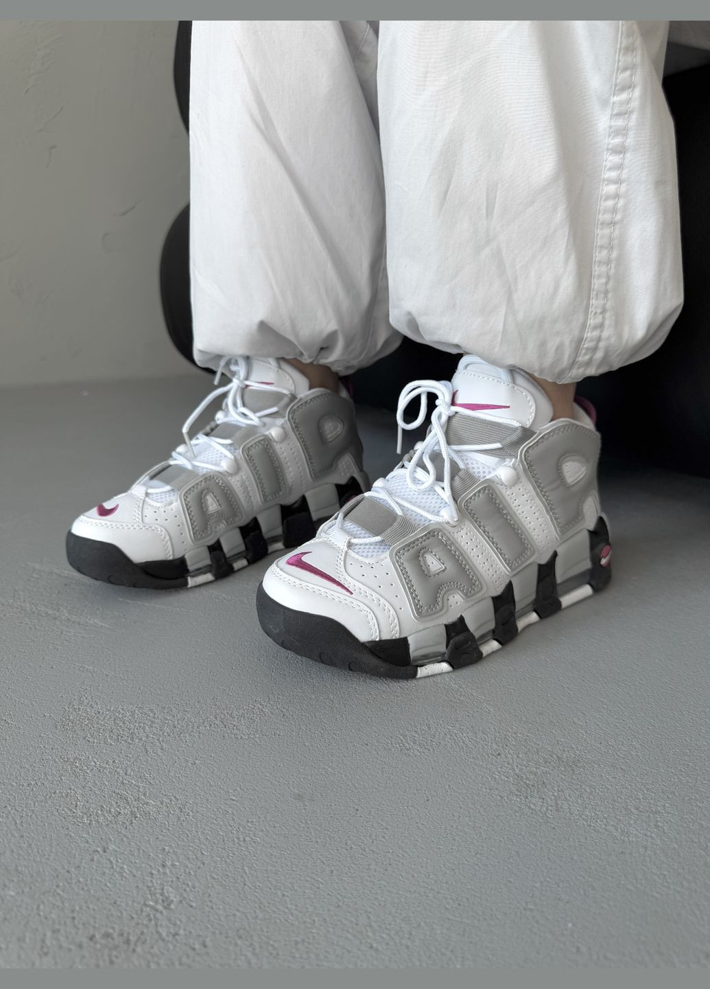 Кроссовки женские и мужские Nike Air More Uptempo 96 White Grey Black | Найк Аир Море Аптемпо 96 белые No Brand белые демисезоны (339604495)