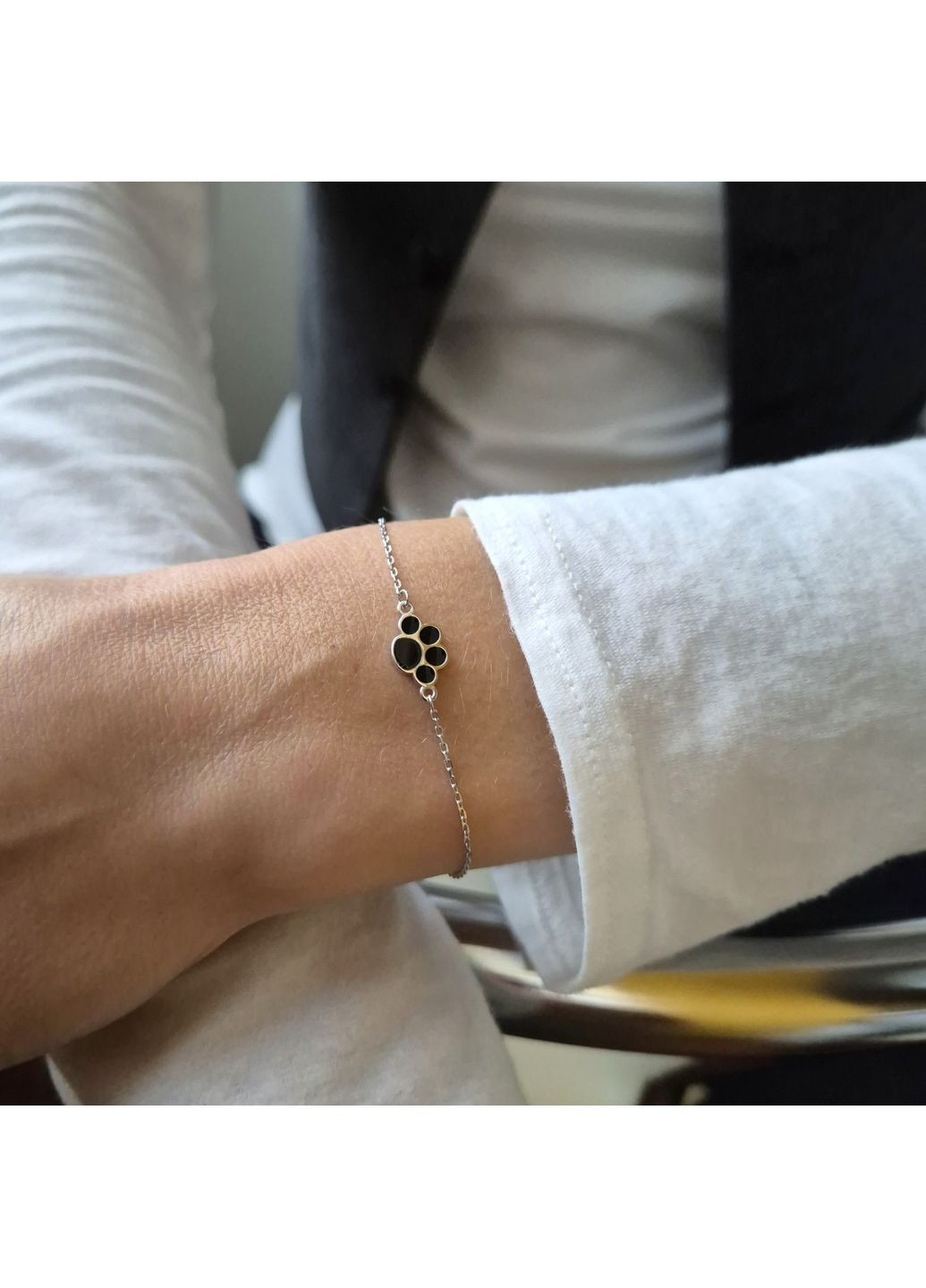 Срібний браслет на руку Лапка з чорною емаллю 16 - 19 см срібло 925 проби Родоване вс619ер 1.42г Nobrand (364202091)