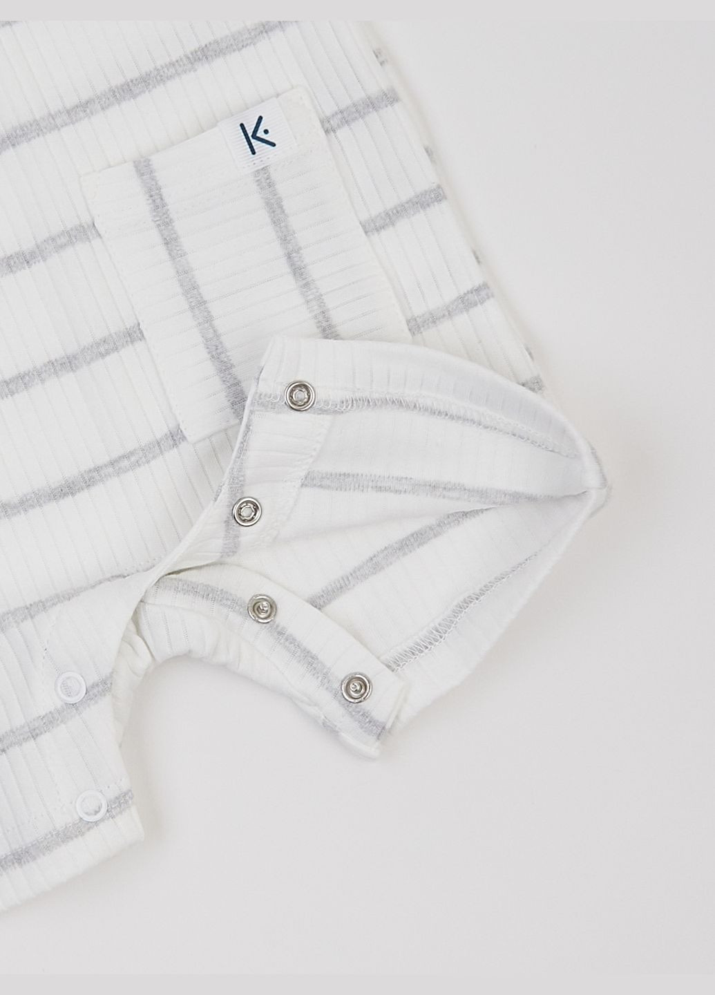 Пісочник дитячий молочний у сіру смужку з ґудзиками KRAKO (318093359)