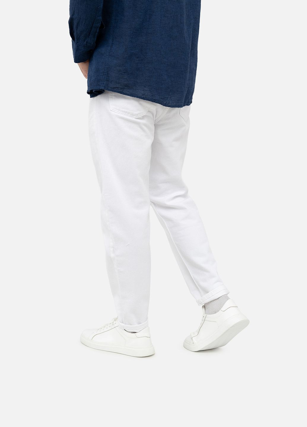 Белые летние мужские джинсы цвет белый цб-00244808 Figo
