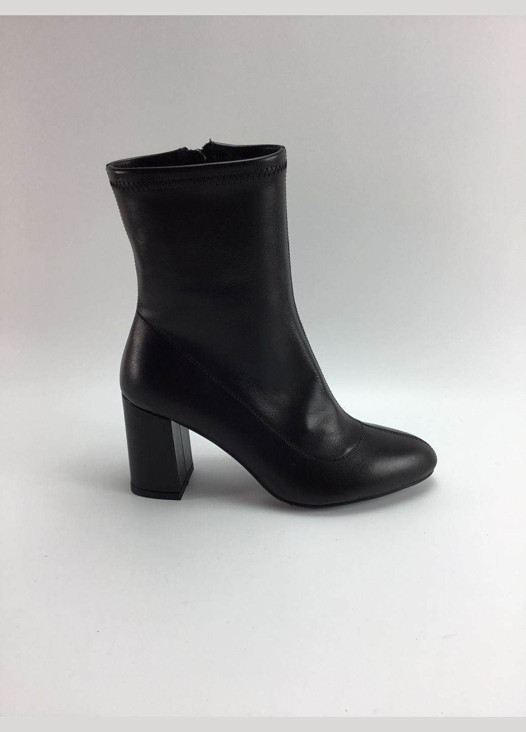 Осенние женские ботинки демисезонные Monroe Star