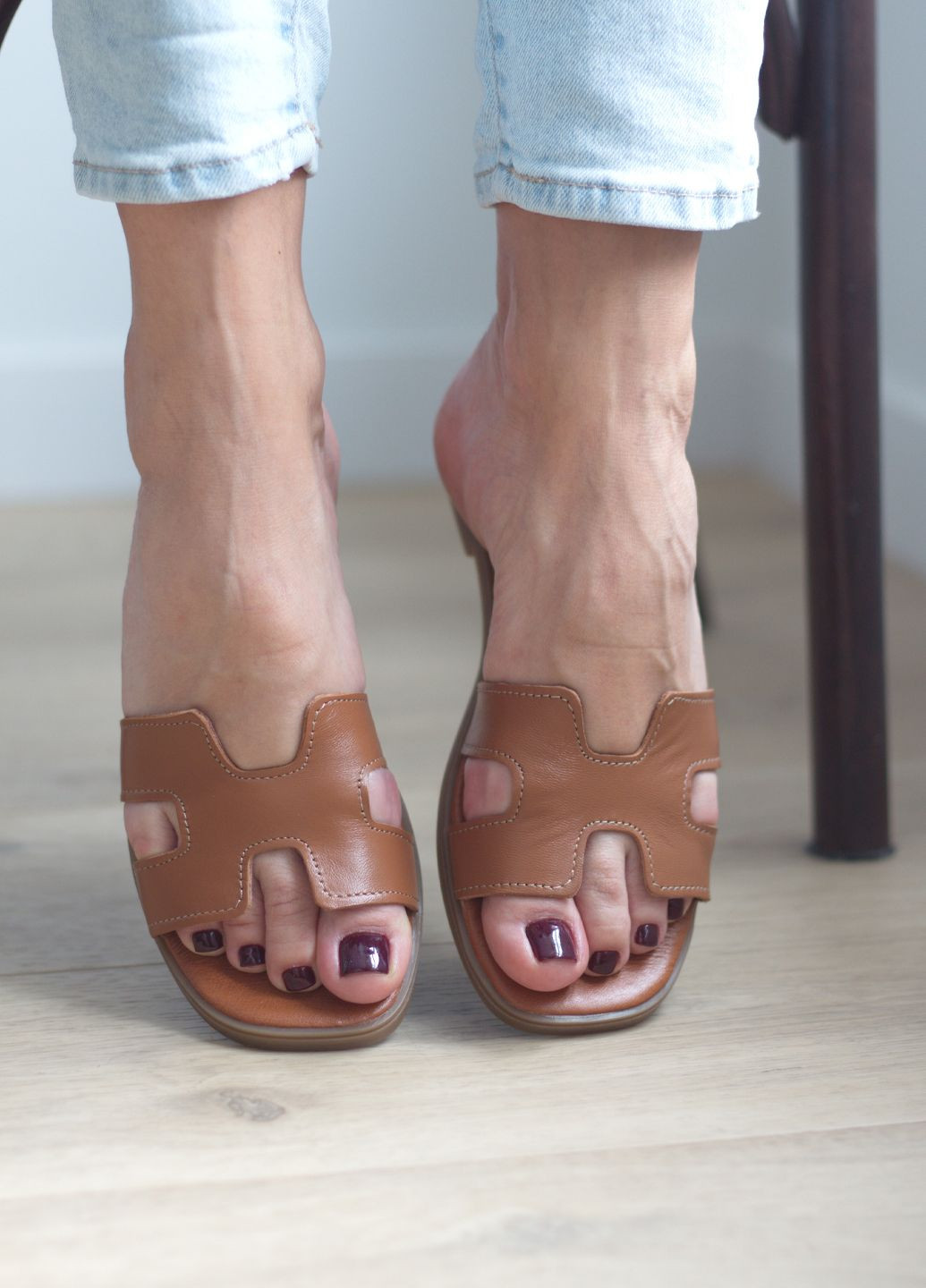 Коричневые шлепанцы женские из натуральной кожи Zlett