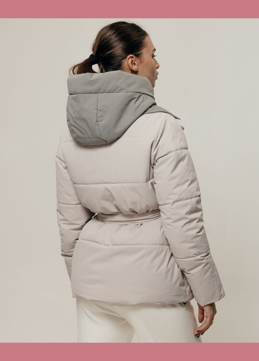 Светло-бежевая куртка с поясом бежево-молочная HAIZIYUAN