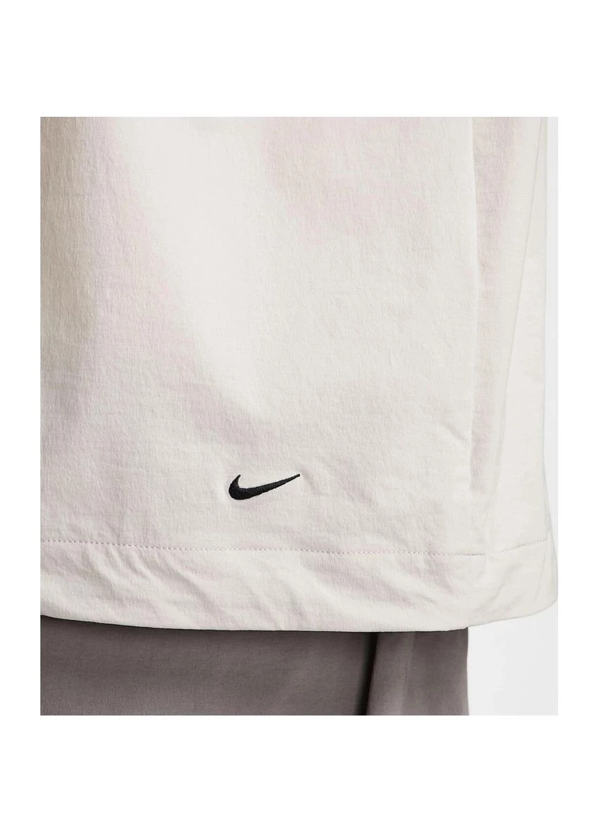 Біла демісезонна вітровка Nike TECH WOVEN JACKET
