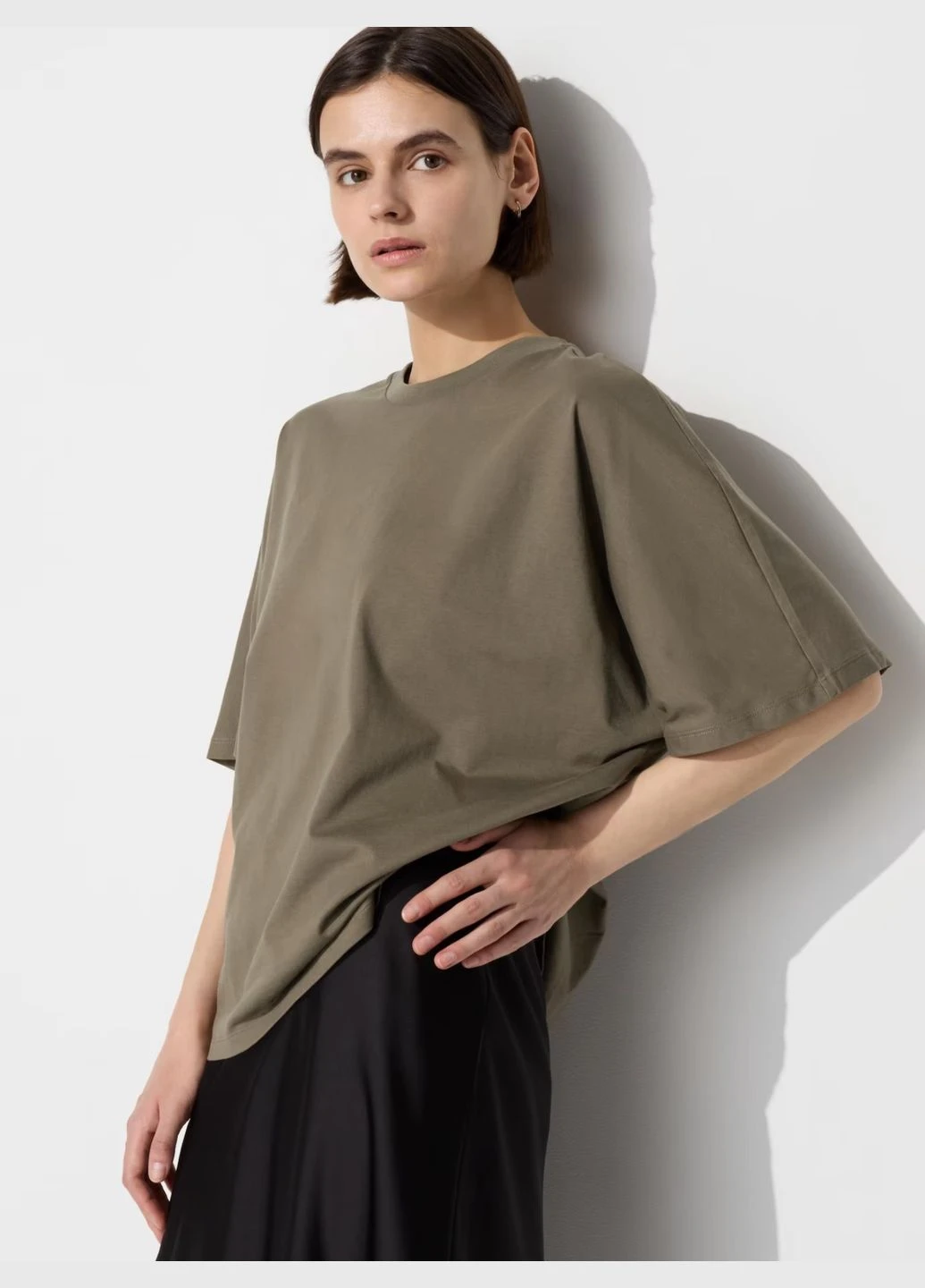Бавовняна розслаблена футболка 470122-olive Uniqlo (359479513)