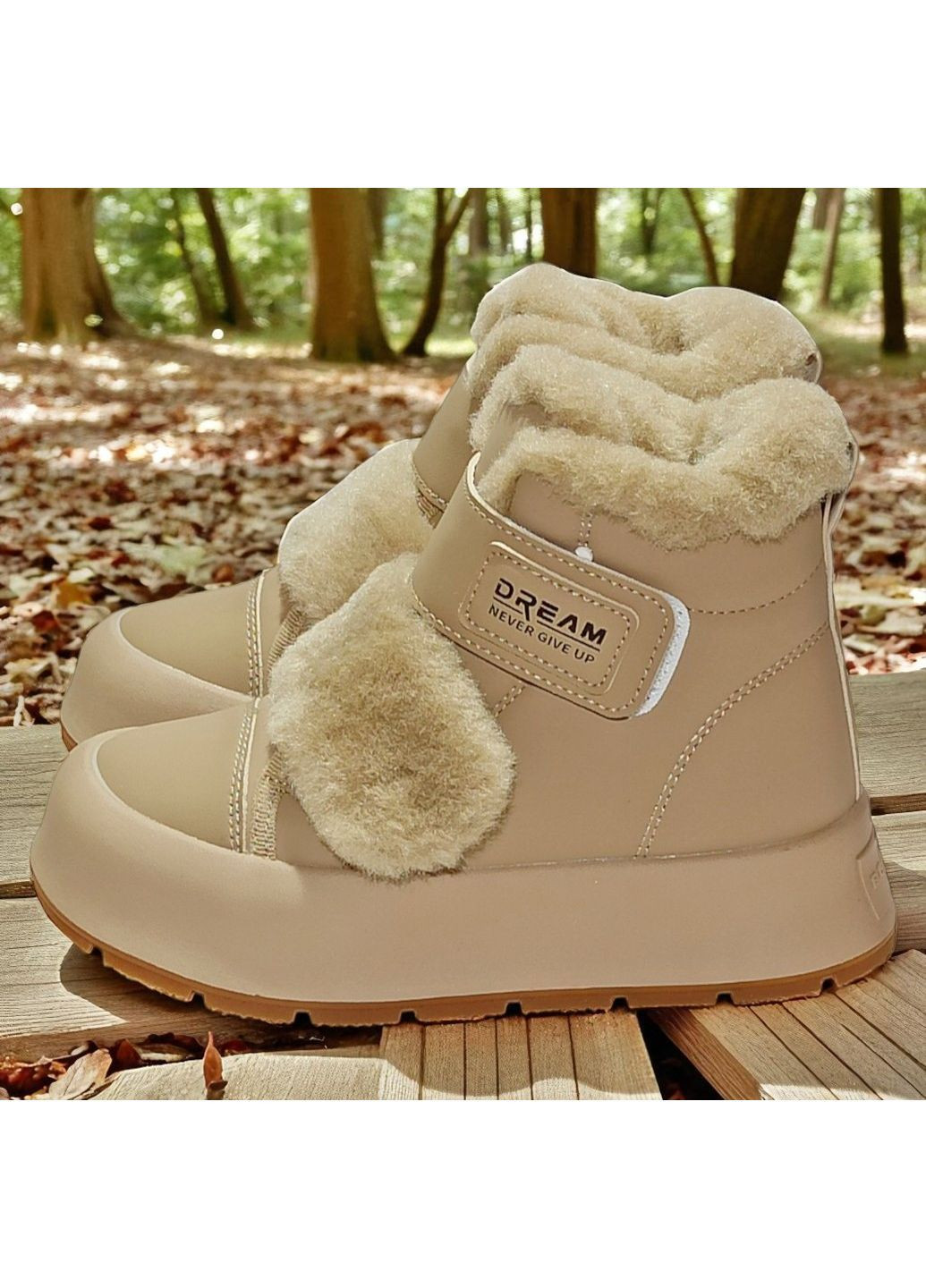 Бежевые зимние ботинки на липучках дутики на овчине утепленные хайтопы на зиму для девочки подростка Tom.M на липучке