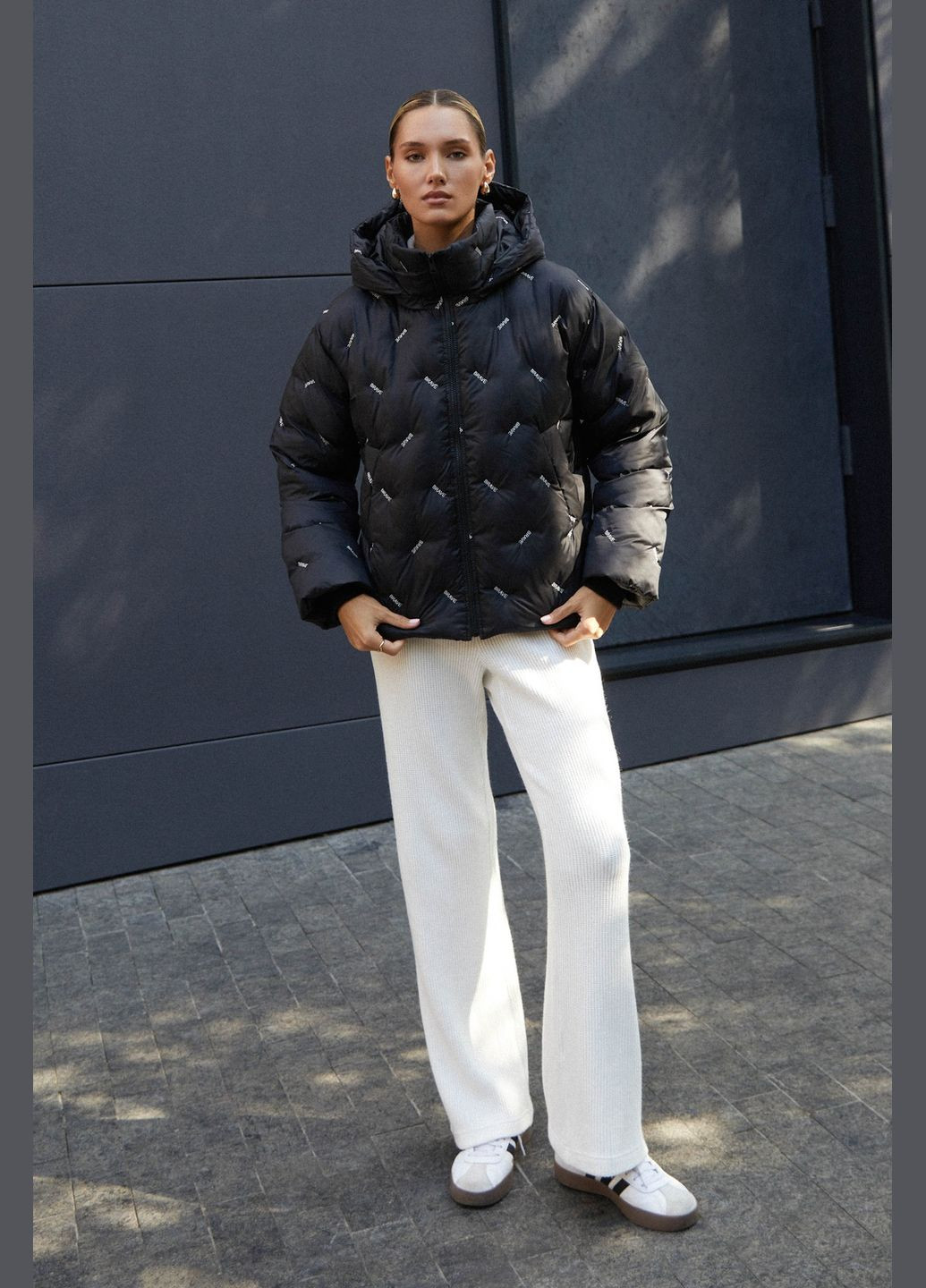 Черная зимняя куртка Seventeen