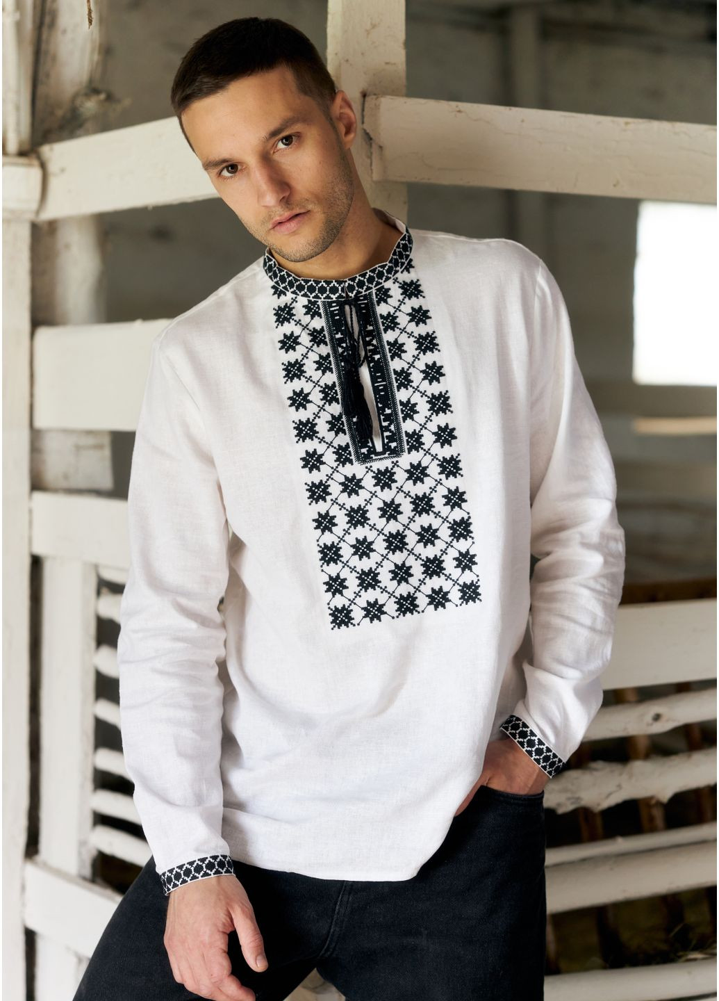 Молочная мужская льняная вышиванка несокрушимая с черным орнаментом MOTYV узор орнамент лен (360805167)