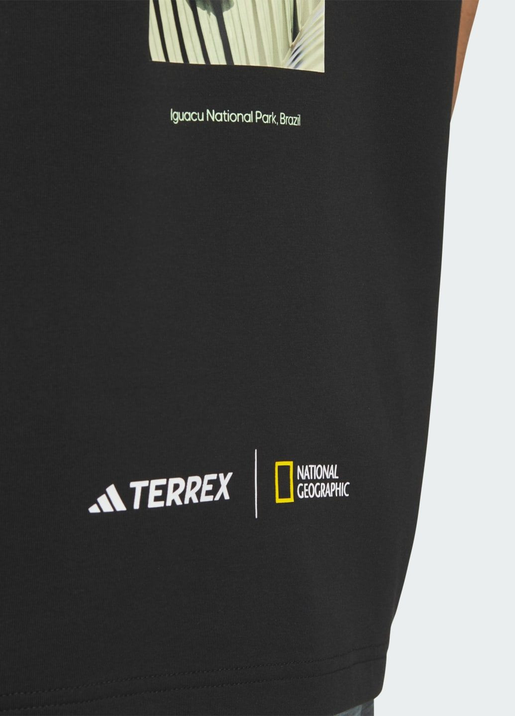 Чорна футболка national geographic aeroready graphic short sleeve adidas