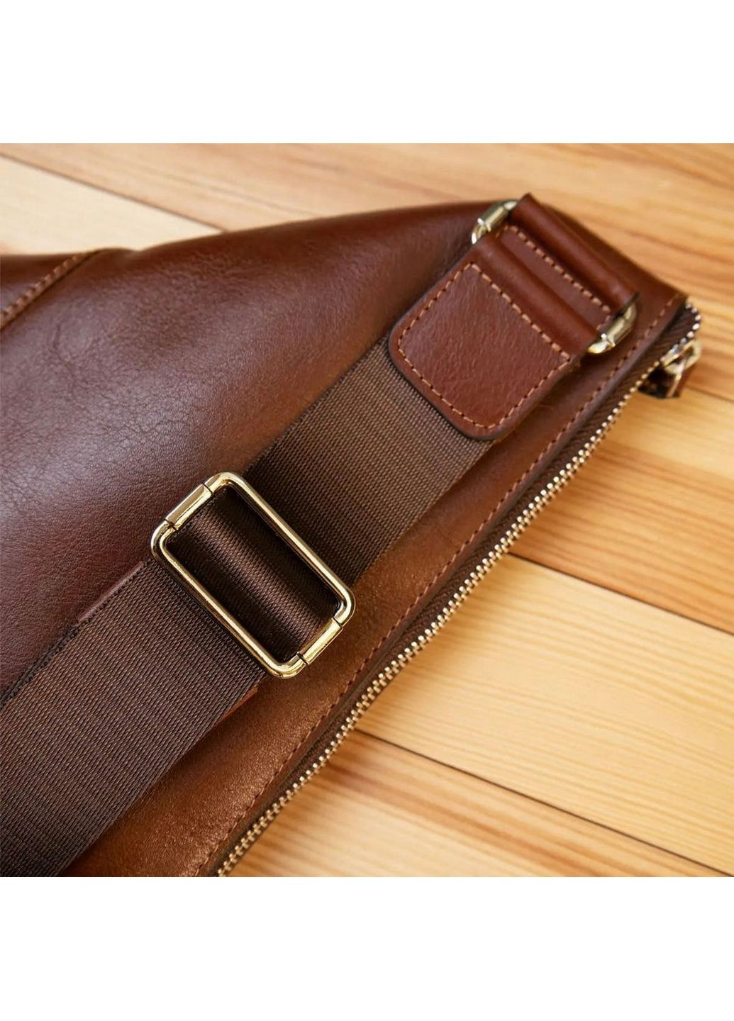 Мужская кожаная сумка-слинг 21х31х1.5 см Grande Pelle (315870072)