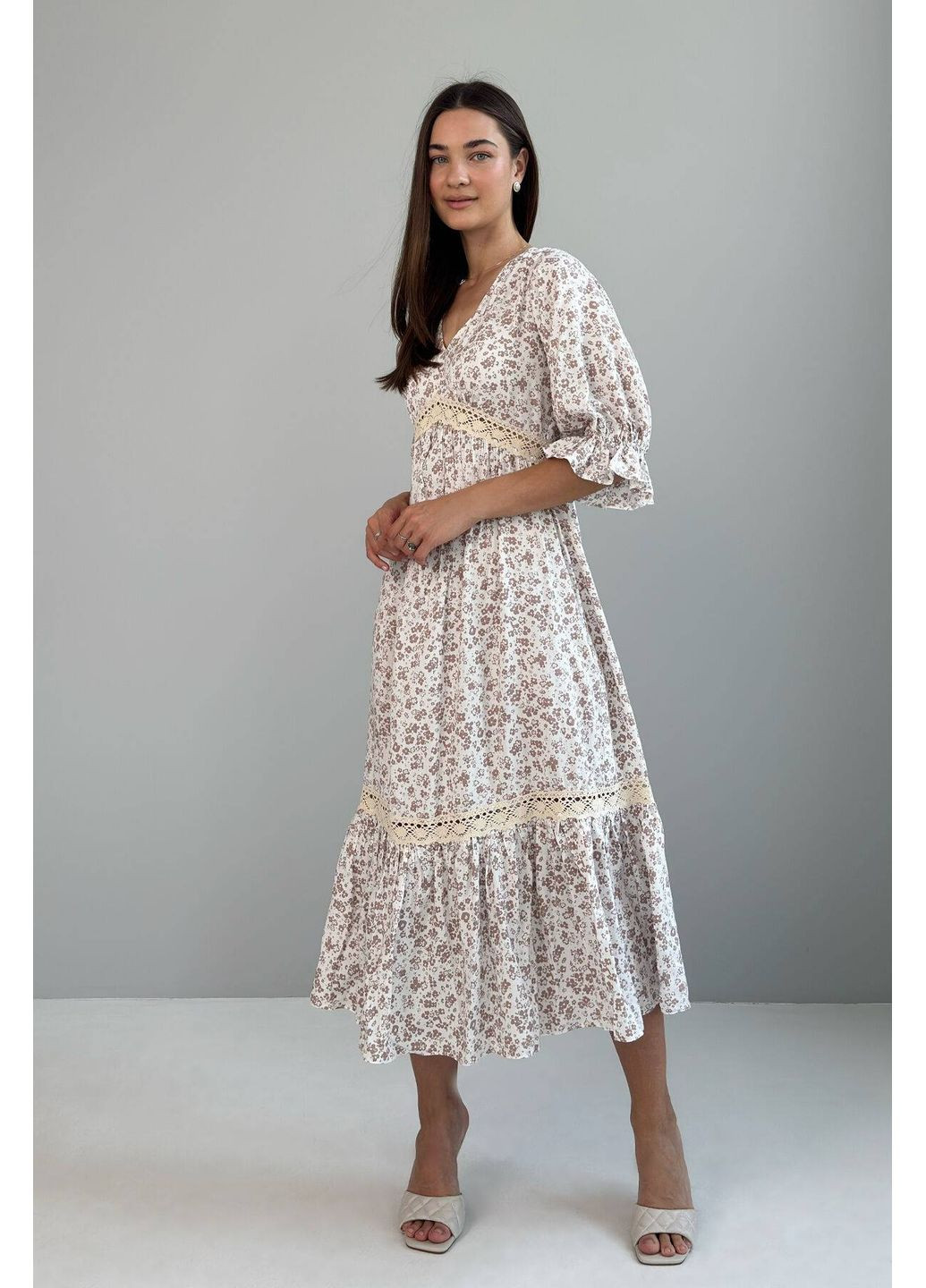 Бежева сукня Nenka з квітковим принтом