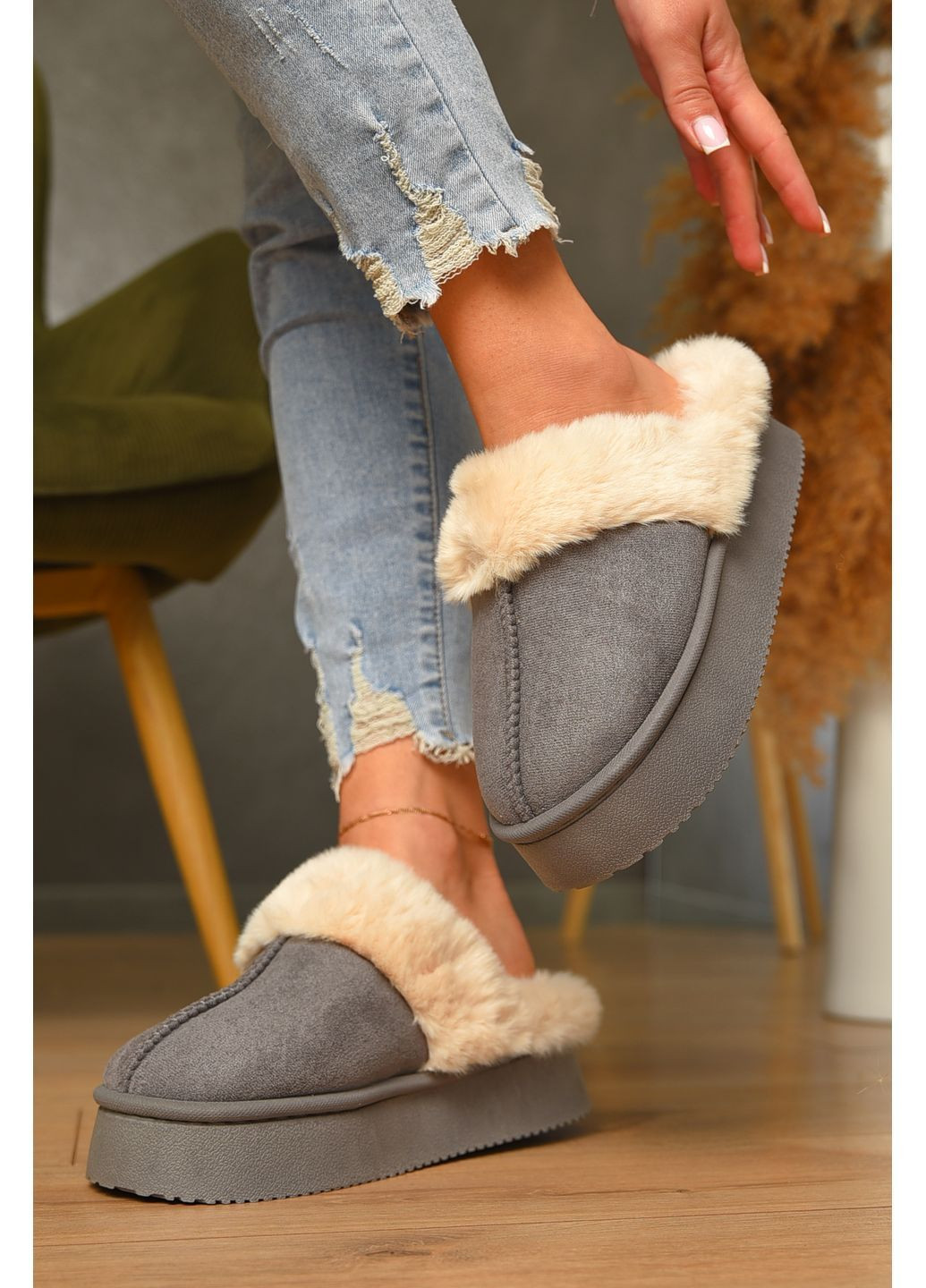 Домашні капці жіночі на хутрі темно-сірого кольору Let's Shop (362082644)