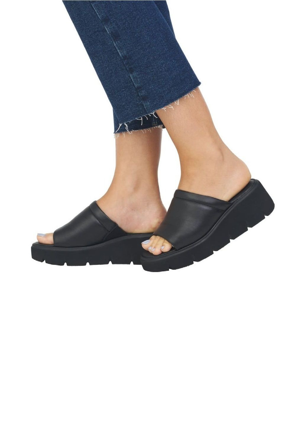 Черные шлепанцы Rieker