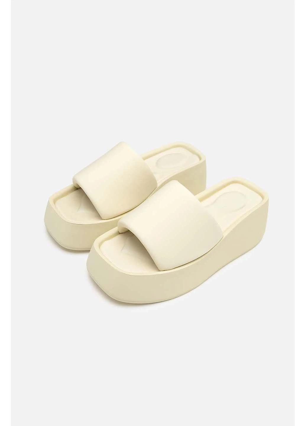 Молочные шлепанцы No Brand