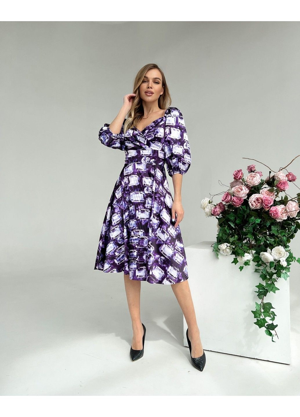 Лавандова елегантна сукня атлас шовк 22023 фіолетова Tanita-Romario
