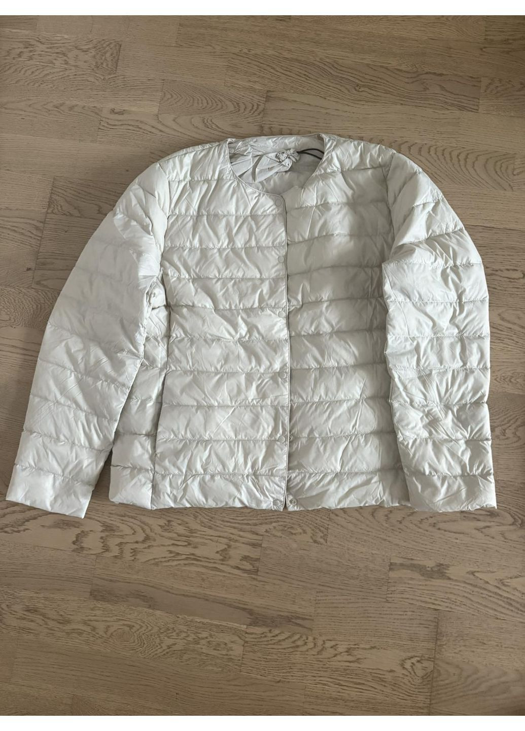 Молочная куртка Asian