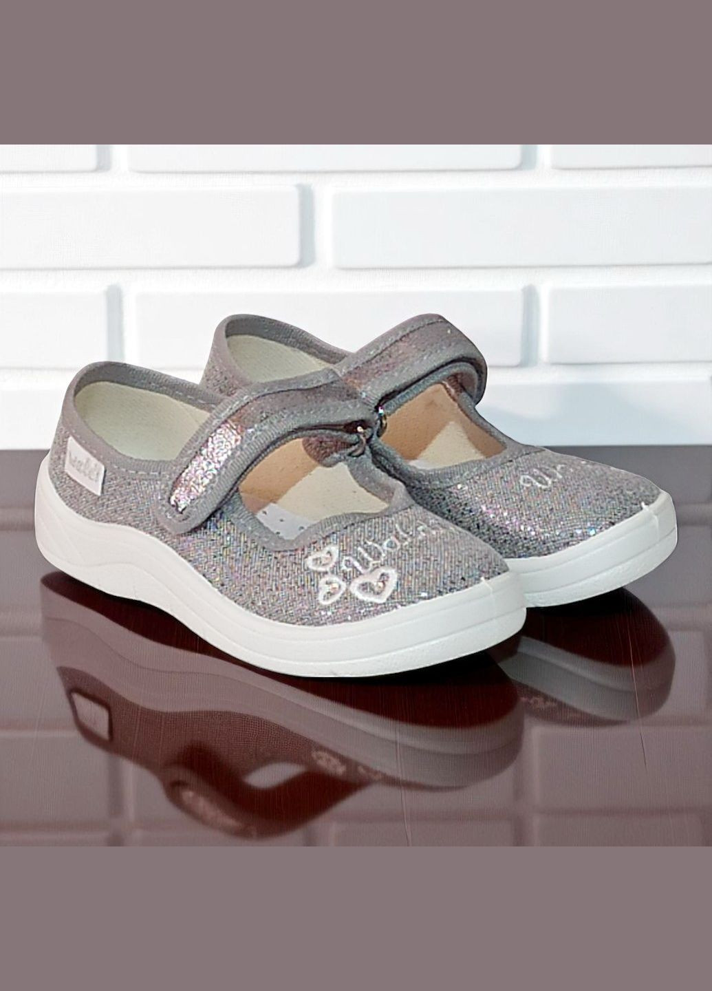 Серебристые ортопедические тапочки для девочки с липучками сменка в сад Waldi со стразами, с вышивкой