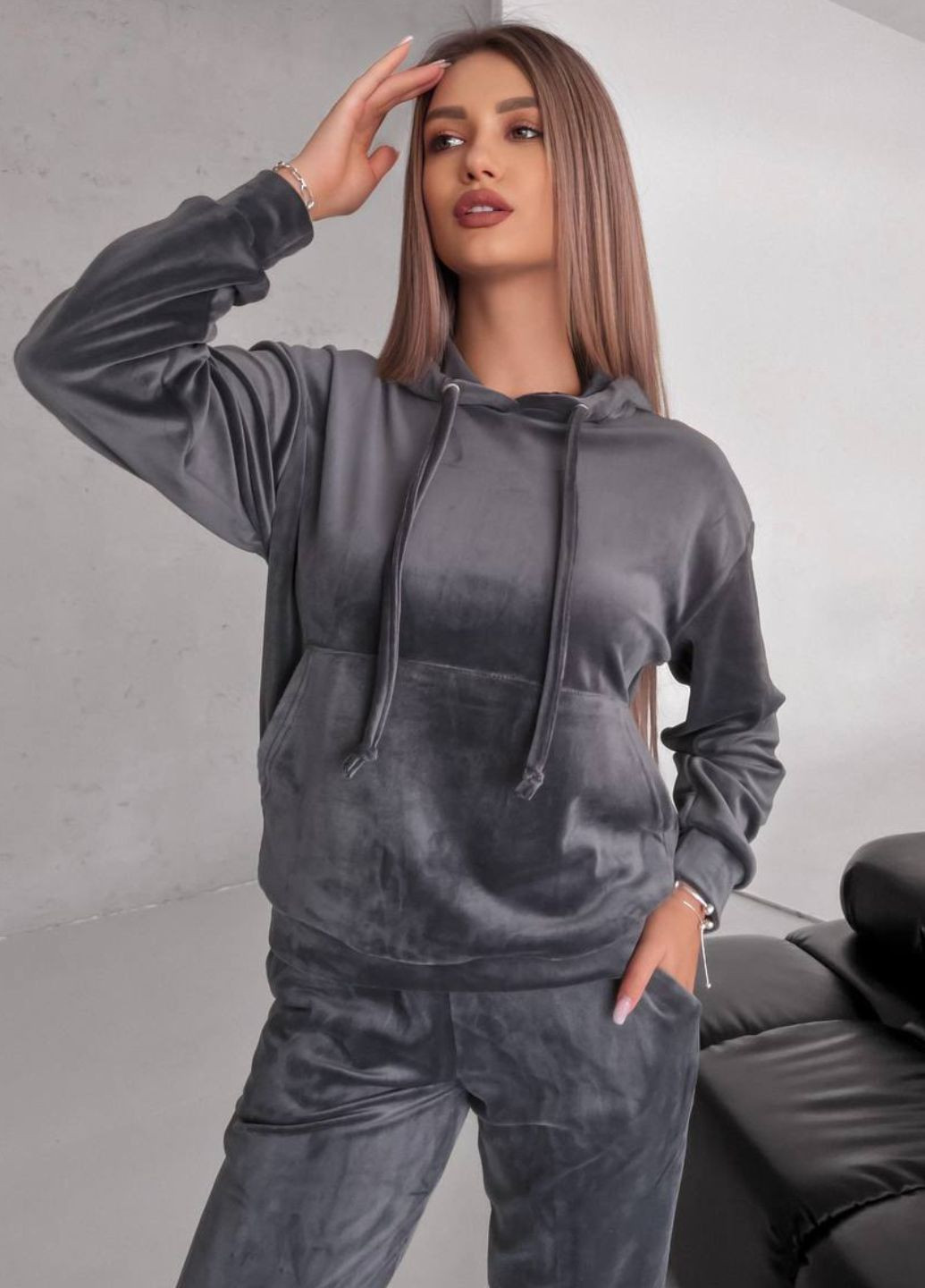 Базовый повседневный велюровый костюм двойка: худые с капюшоном и карманом кенгуру + джоггеры высокой посадки Tik-Tak (324389207)