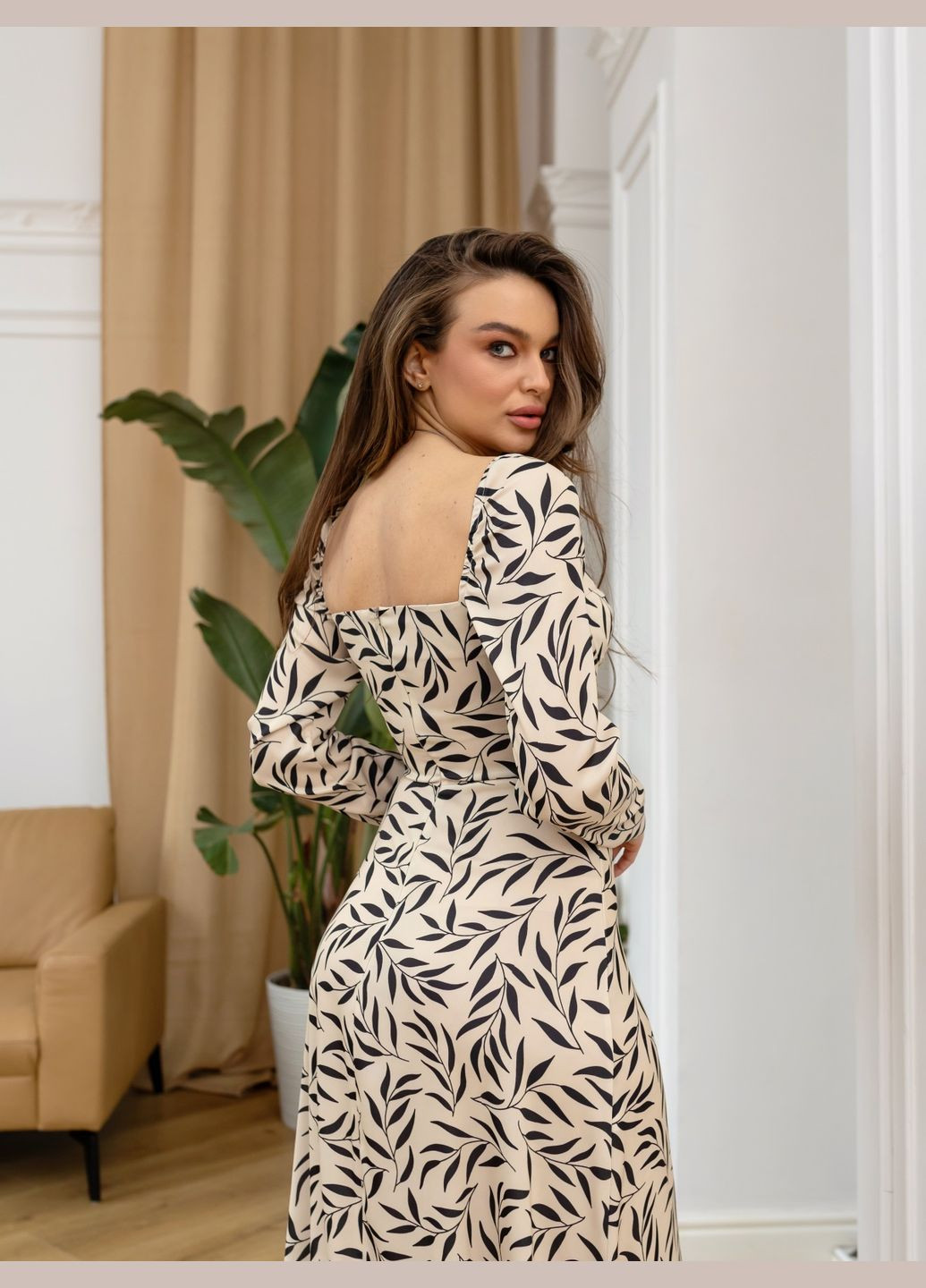 Молочна повсякденний сукня Larionoff з квітковим принтом