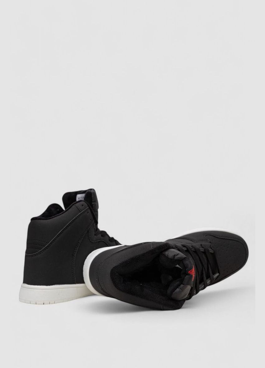 Черно-белые демисезонные кроссовки мужские зимние на меху Ager Кроссовки