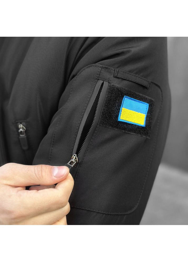 Чорна зимня куртка motive зима b2 чорний Pobedov