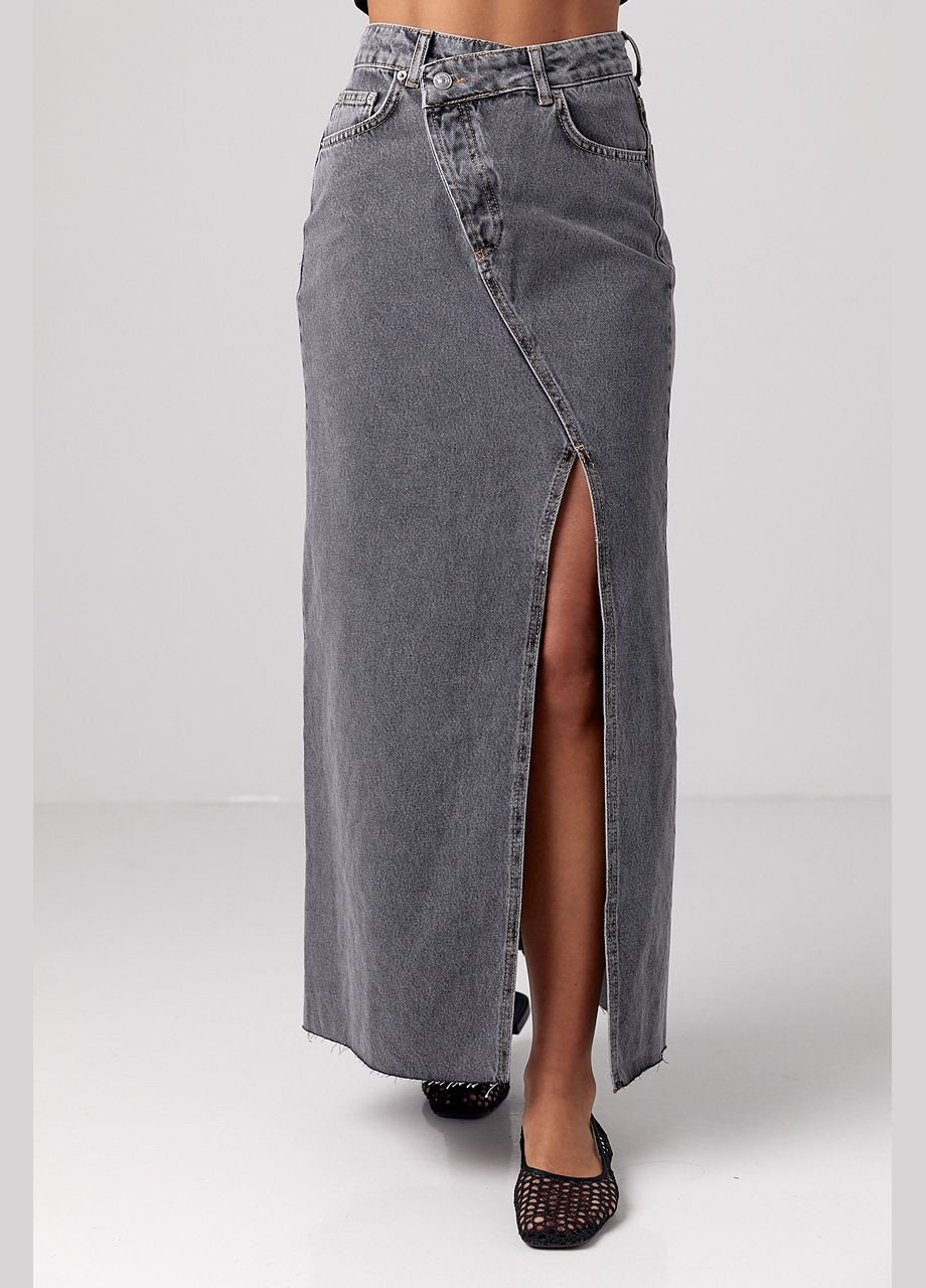 Черная джинсовая однотонная джинсовая юбка с разрезом и боковым гульфиком Liton а-силуэта (трапеция)