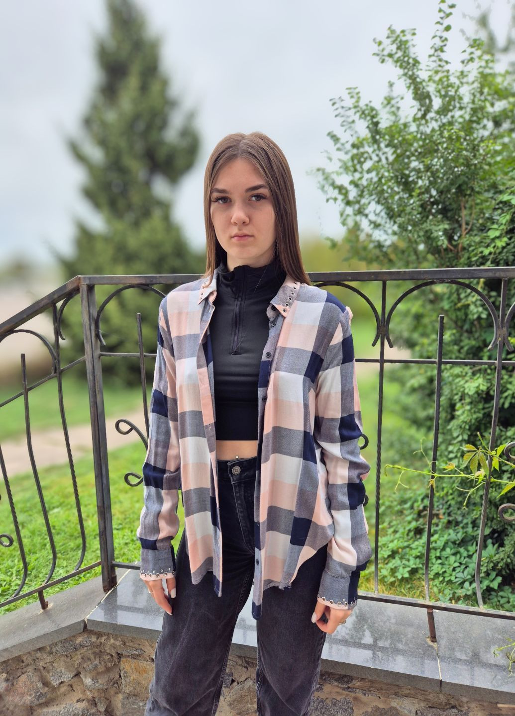 Сорочка жіноча Oversize в клітку із заклепками на комірі та манжетах H&M (367829078)