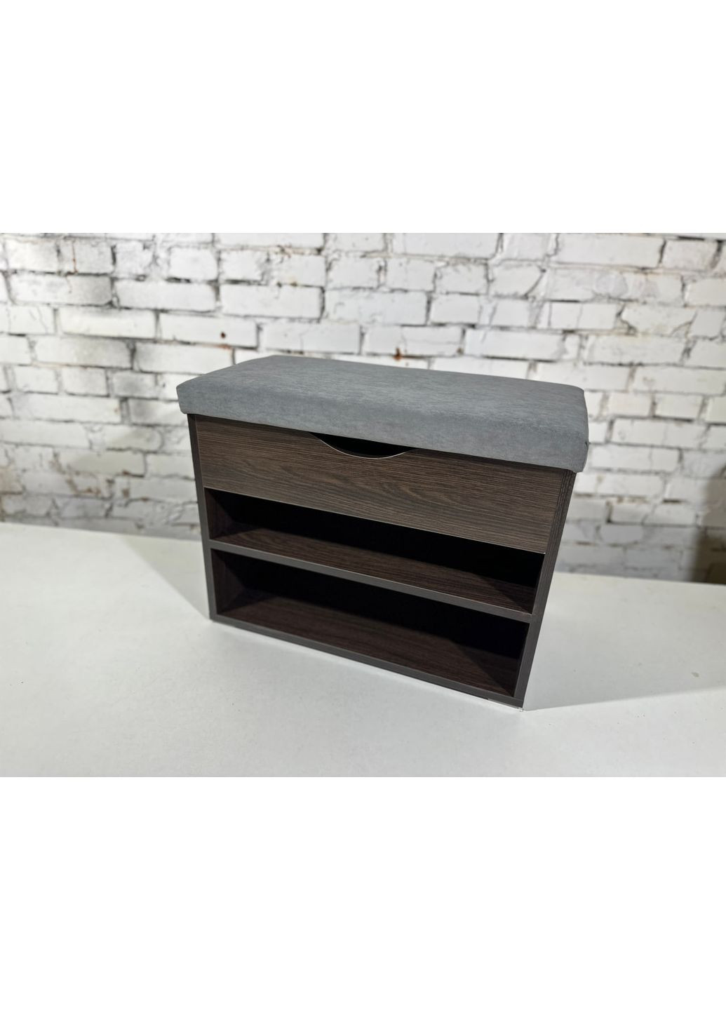 Банкетка для взуття в передпокій. Верхня частина відкривається. ДСП Венге. Тканина сіра. Шириною 70см. No Brand (369559545)