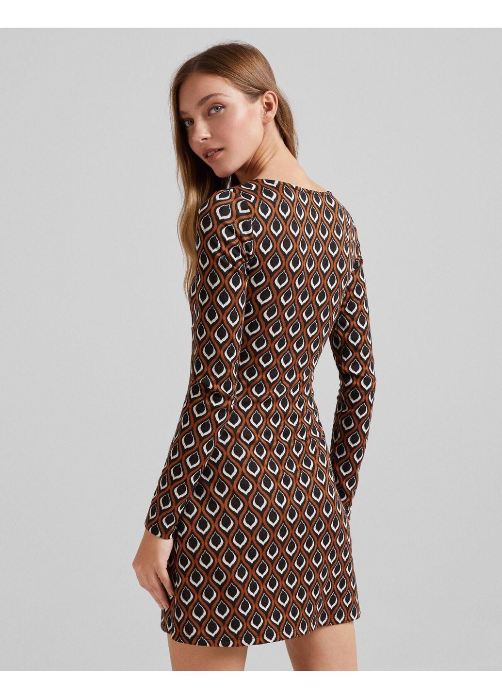 Комбинированное платье демисезон,черный-коричневый-белый, Bershka