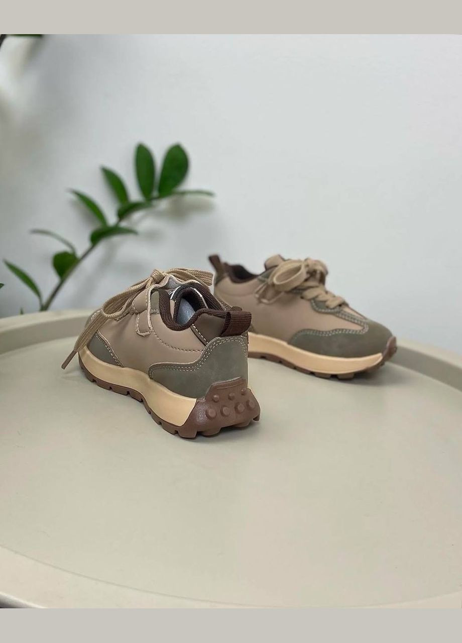 Коричневі всесезонні дитячі кросівки коричневі 1041 No Brand