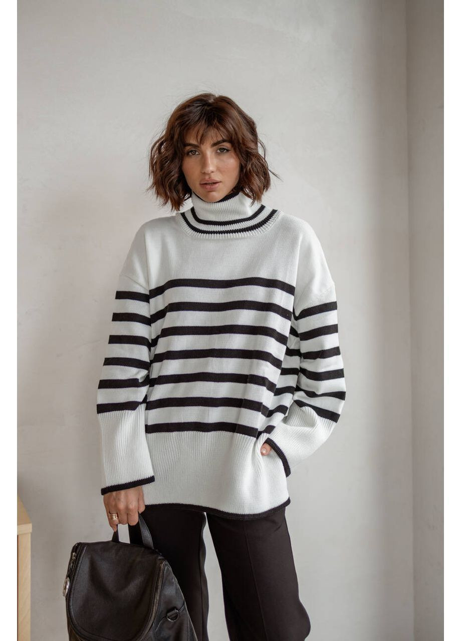 Белый хлопковый свитер в полоску бело-черного цвета milirud