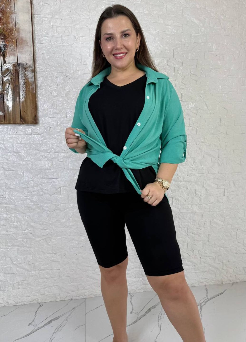 Базовий повсякденний легкий літній костюм трійка: футболка + сорочка + шорти Україна (331236971)