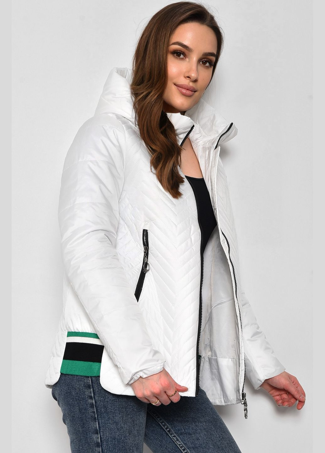 Біла демісезонна куртка жіноча демісезонна білого кольору Let's Shop