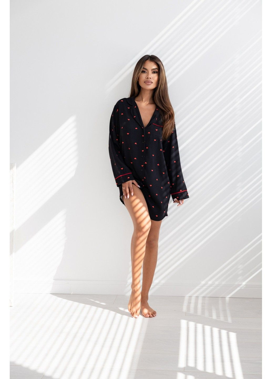Ночная рубашка из вискозы черная Rolling In Love S2020207 Sensis (278052689)