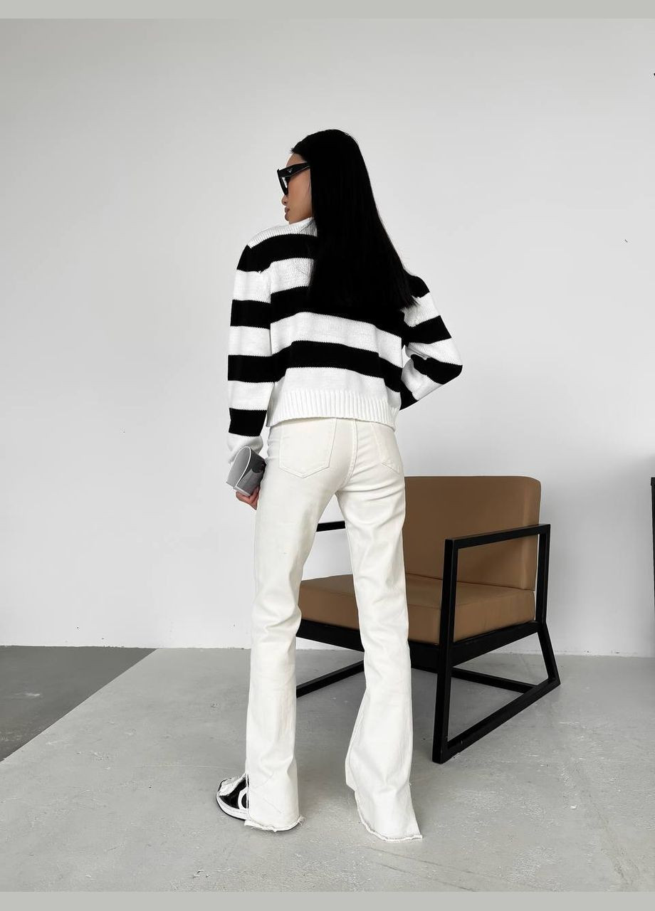 Жіночий светр із V-подібним вирізом колір молочний-чорний 432190 New Trend (285711252)