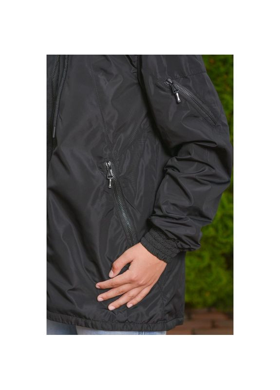 Черная демисезонная ветровка No Brand