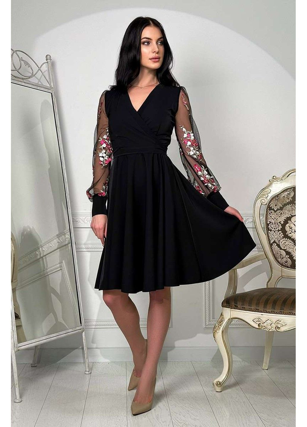 Чорна коктейльна сукня мокрий шовк 24011 чорна Tanita-Romario