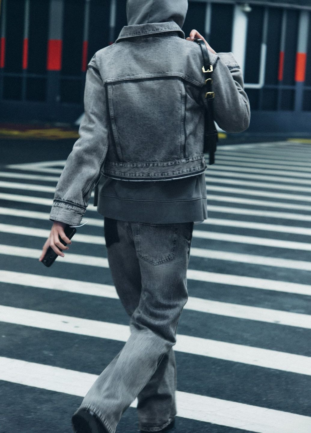 Світло-сіра демісезонна куртка Zara