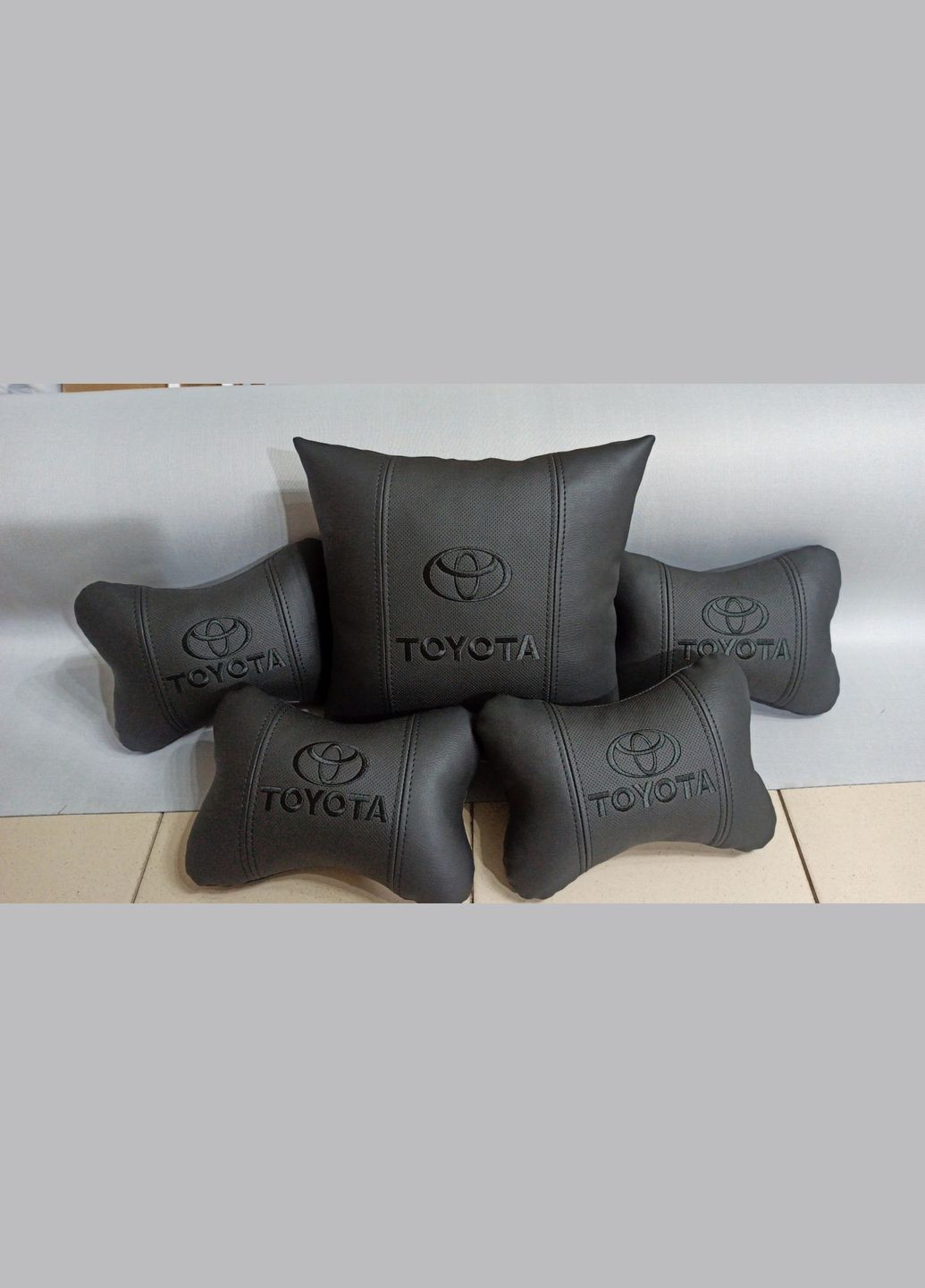 Подушка на підголовник в авто 081 Toyota (340489813)