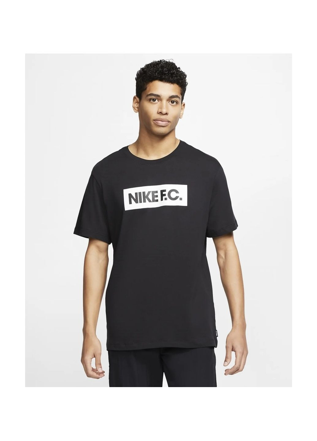 Чорна футболка чоловіча m nk fc tee essentials black Nike