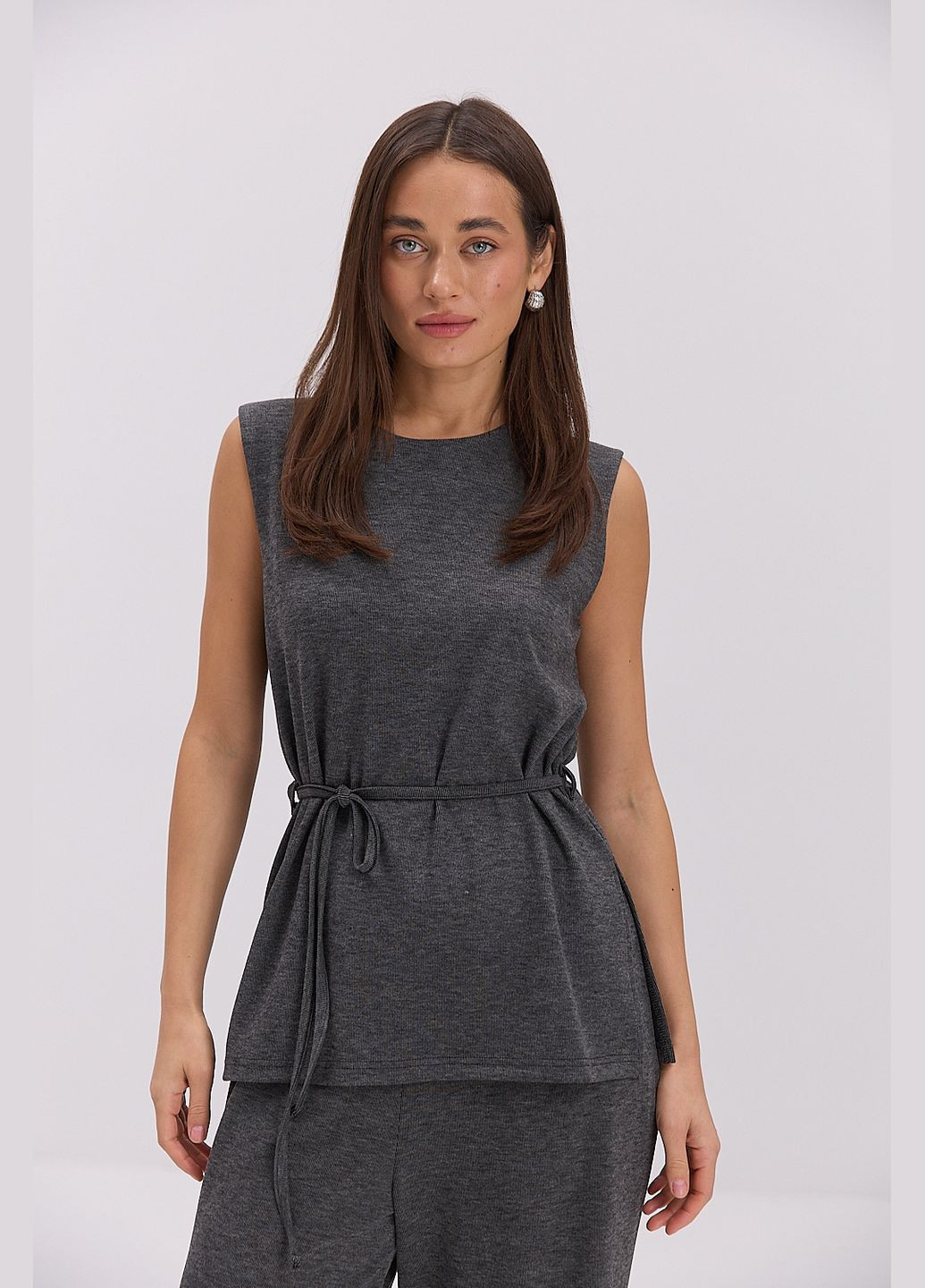 Жіночий трикотажний костюм зі штанами і безрукавкою чорний Arjen (324392961)