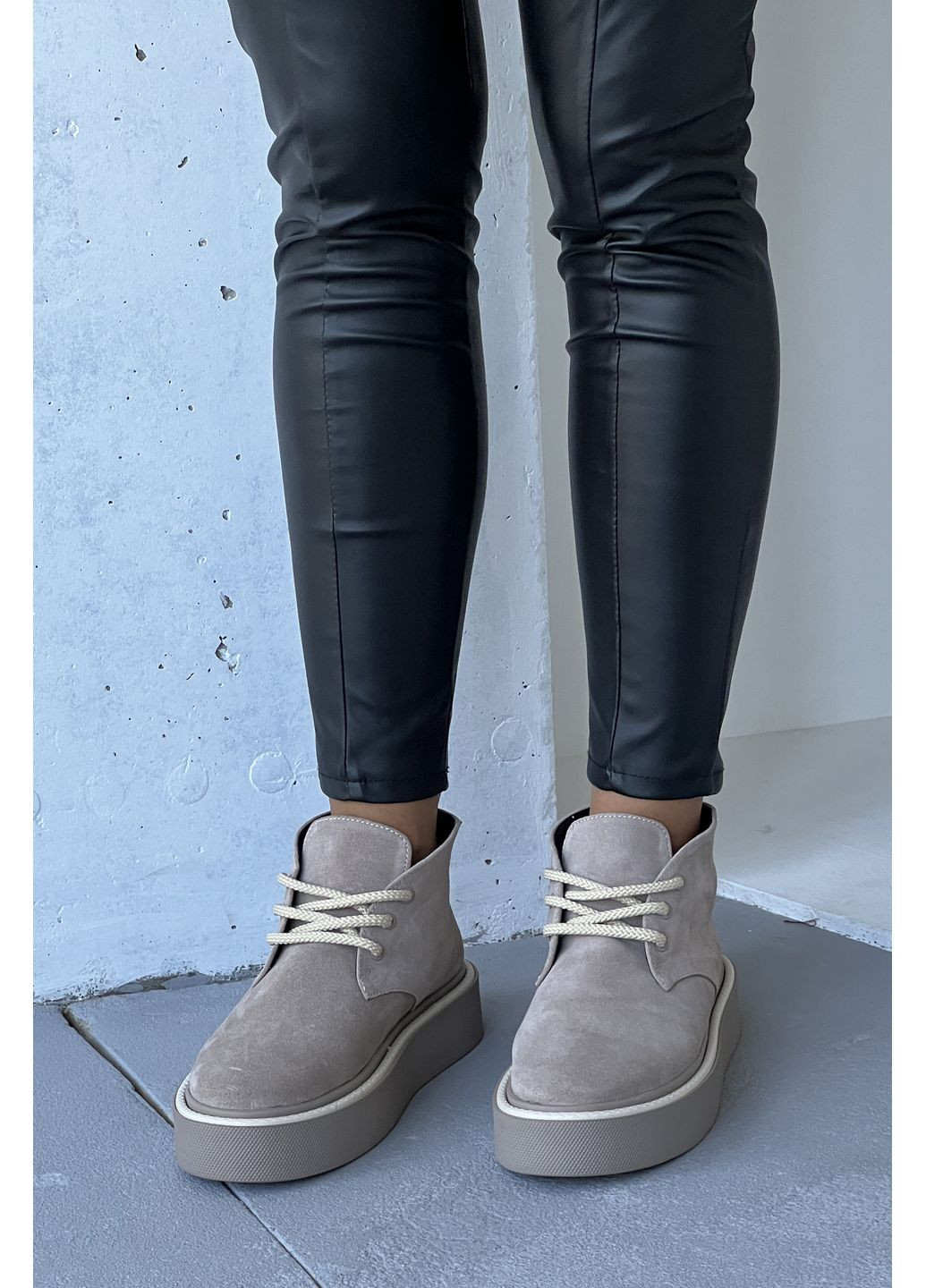 Осенние классические демисезонные замшевые дезерты дезерты INNOE без декора из натуральной замши