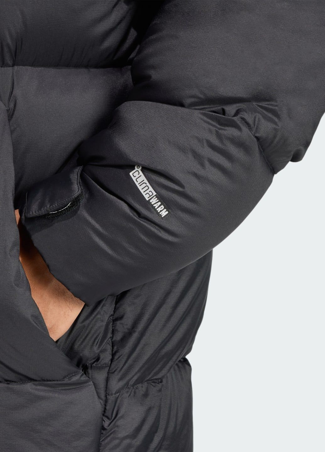 Черная демисезонная куртка myshelter climawarm down adidas