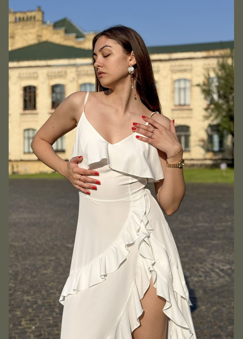 Молочное повседневный платье-сарафан меди на брителях (молочный) CHICLY однотонное