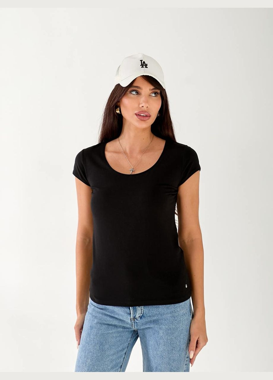 Жіноча футболка з великою горловиною чорного кольору 33236 No Brand - (333337531)